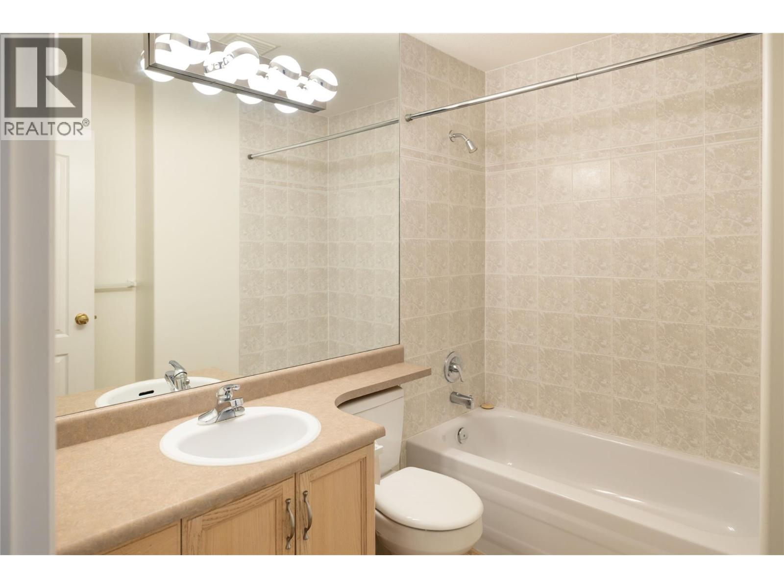 527 YATES Road Unit# 26, Kelowna