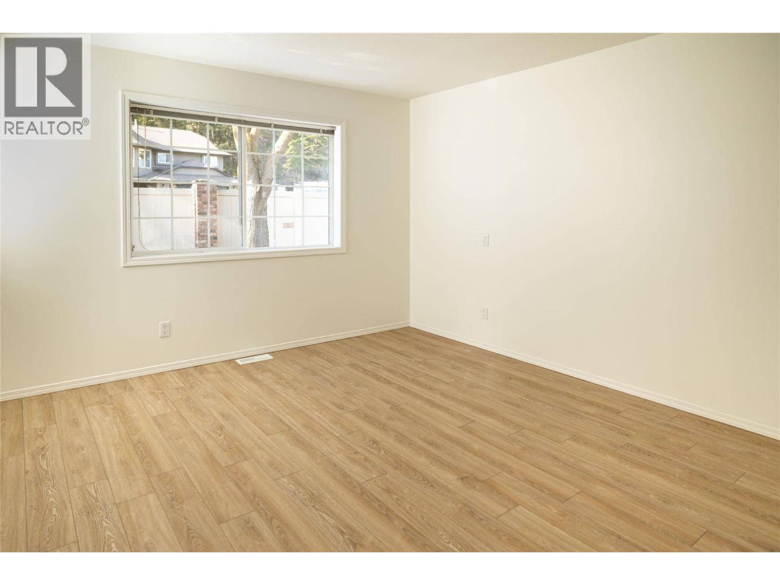 527 YATES Road Unit# 26, Kelowna