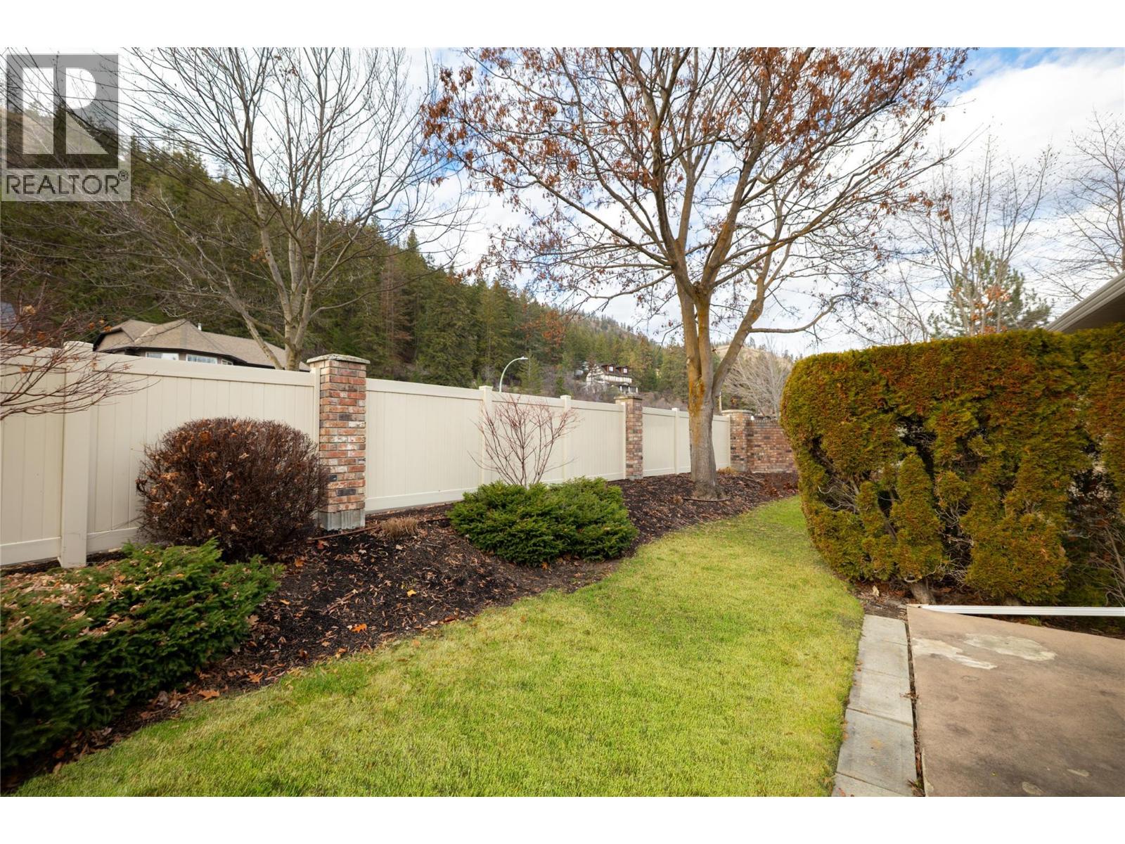 527 YATES Road Unit# 26, Kelowna