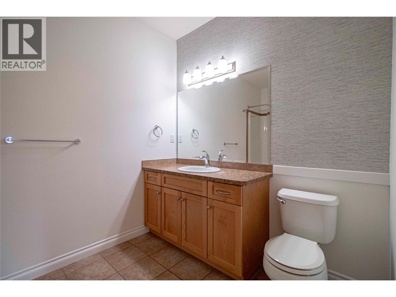 307 3313 Wilson Street, Penticton