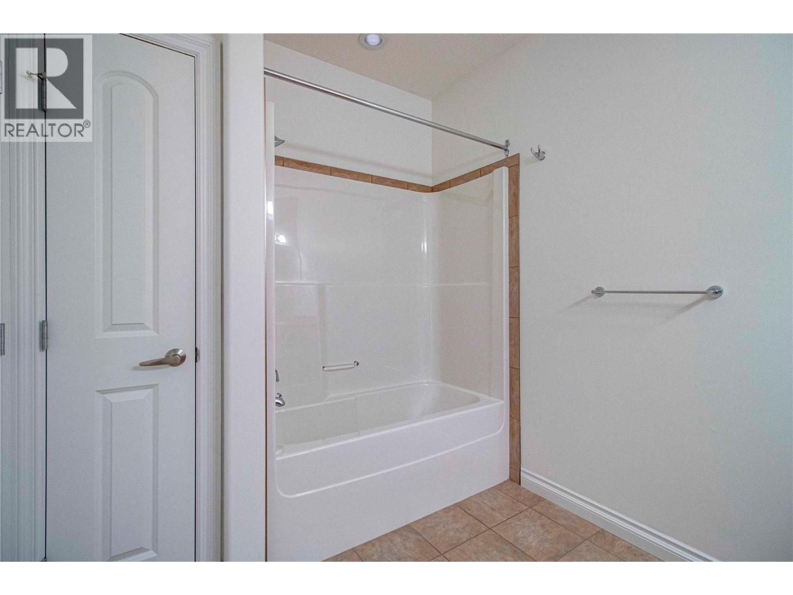 307 3313 Wilson Street, Penticton