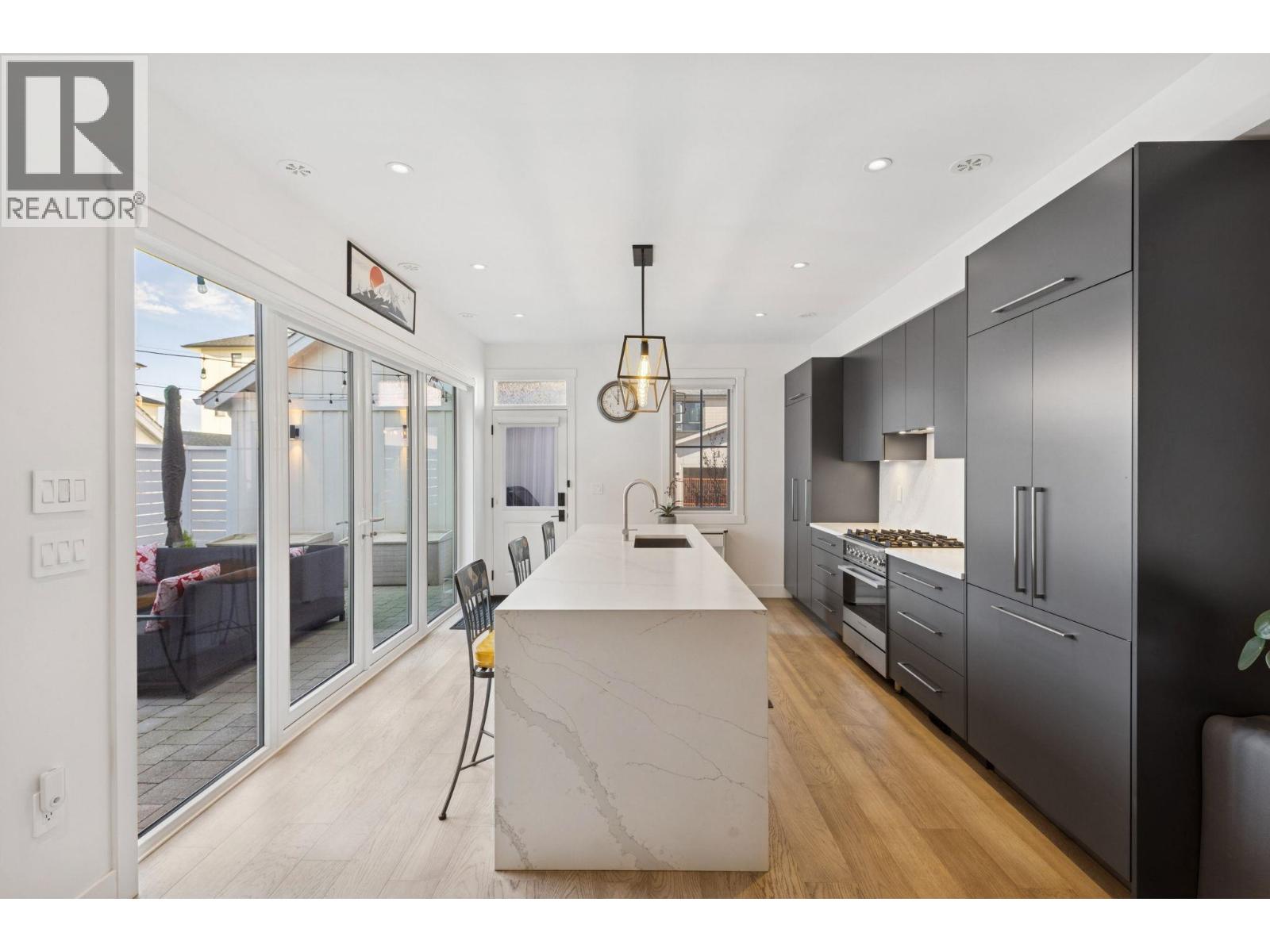 387 RIDGE STREET, Tsawwassen