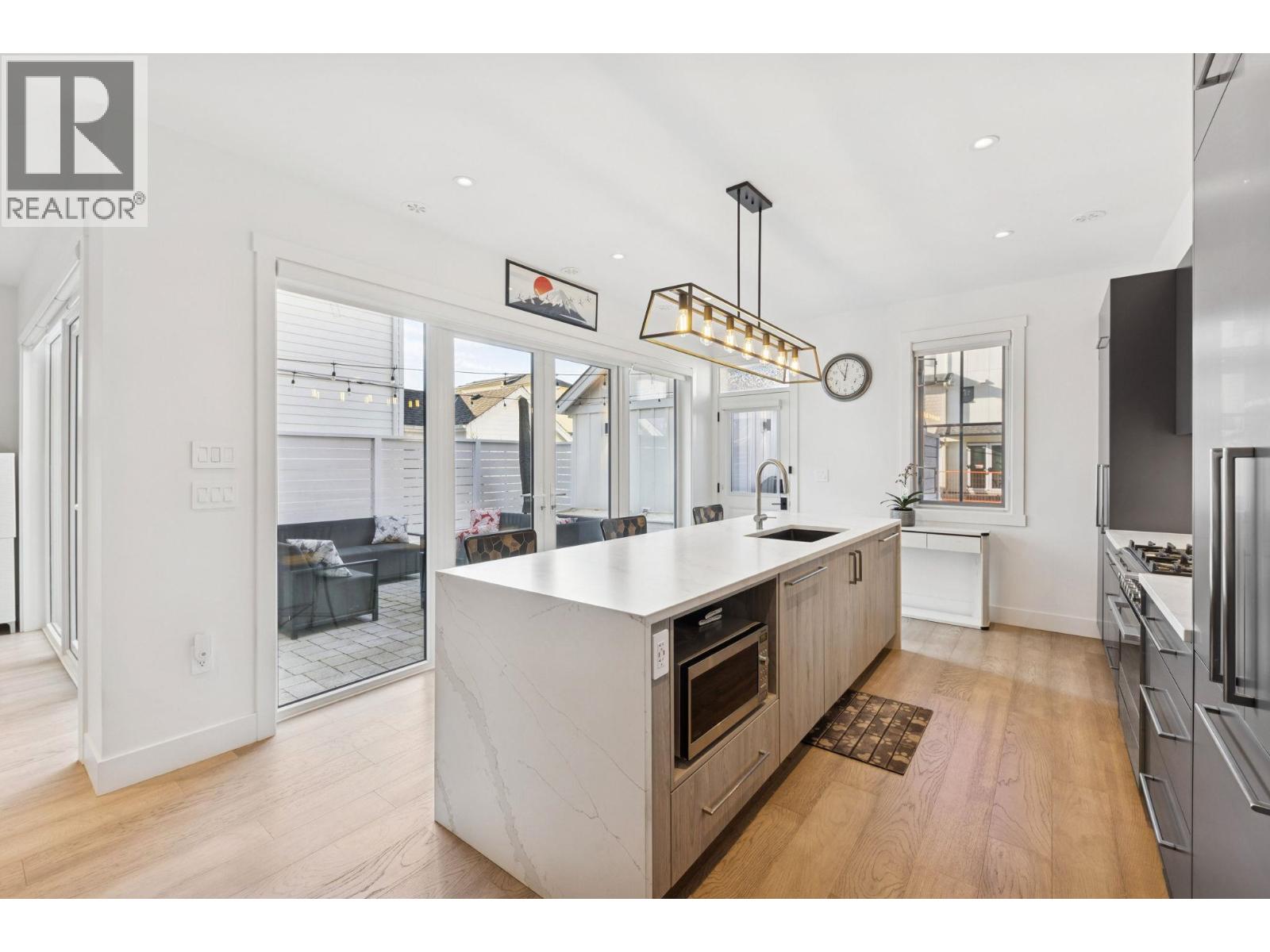 387 RIDGE STREET, Tsawwassen