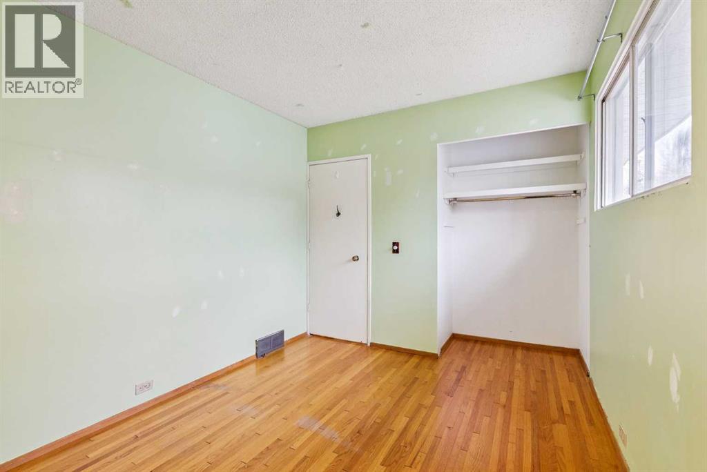 Single Family House Bungalow for Sale in  Bearspaw Drive NW Brentwood Calgary 