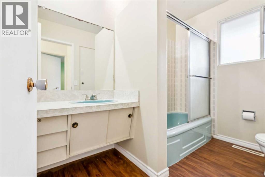 Single Family House Bungalow for Sale in  Bearspaw Drive NW Brentwood Calgary 