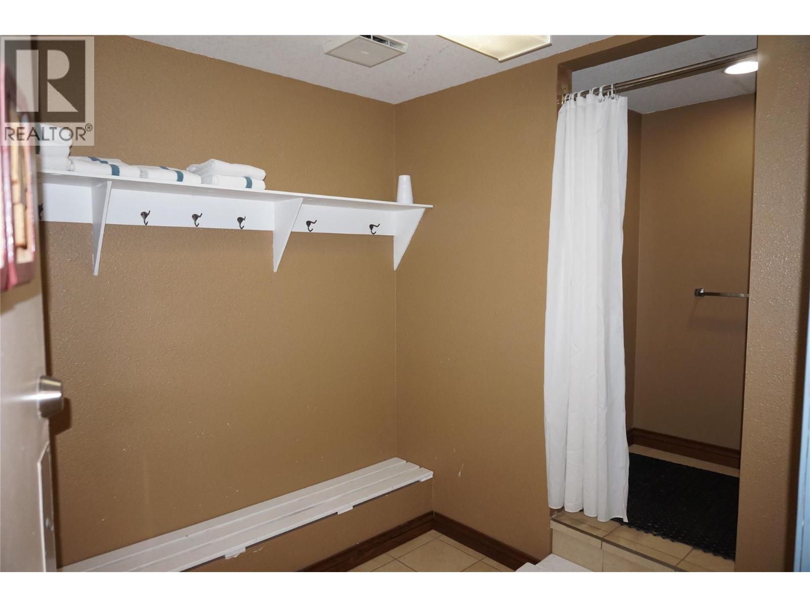 #433/434 152 Silver Lode Lane - 22