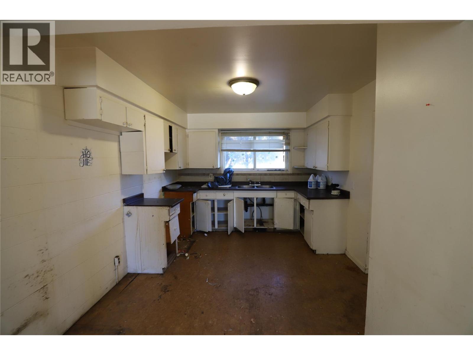 1862 Douglas Street, Merritt