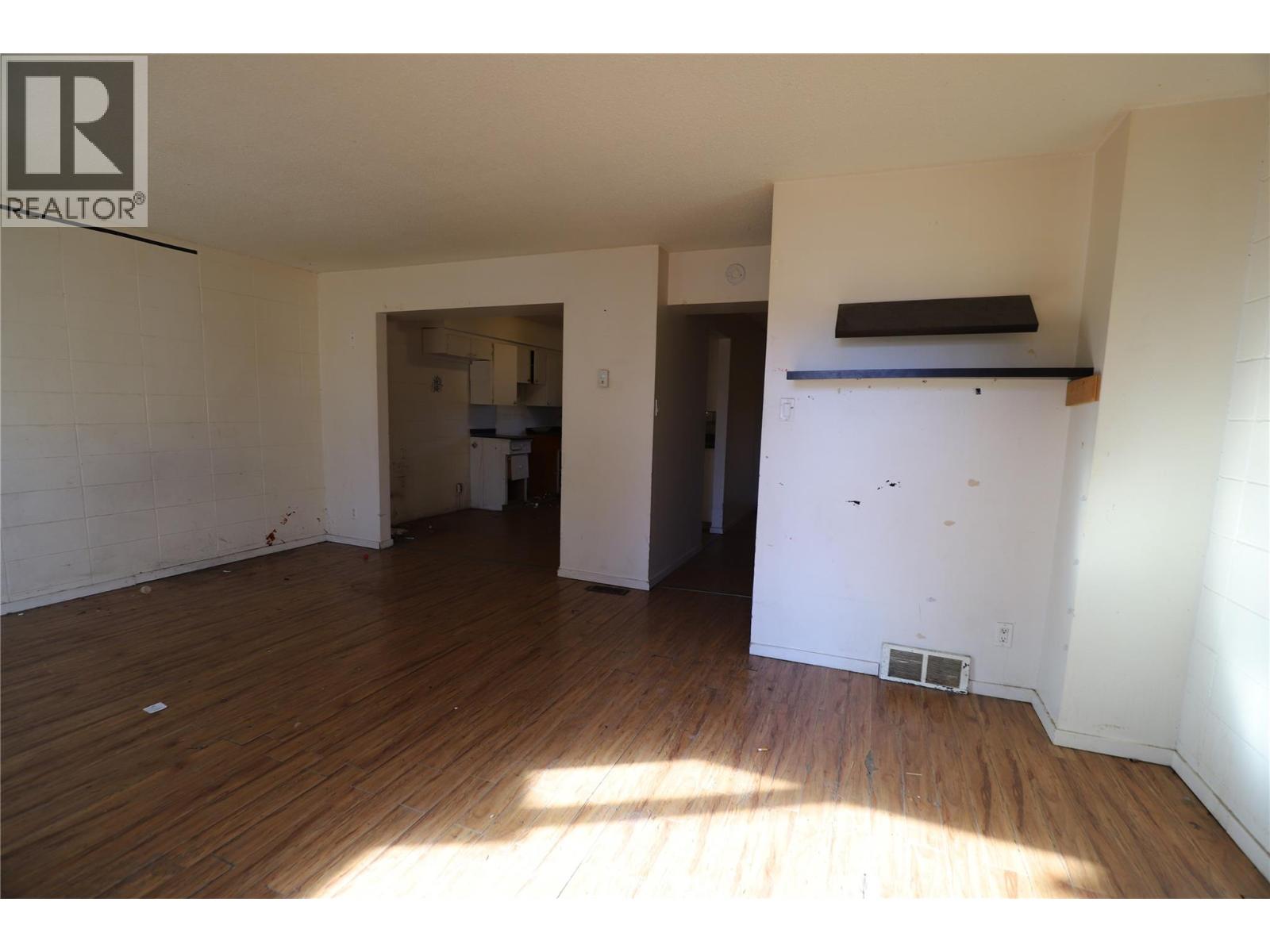 1862 Douglas Street, Merritt