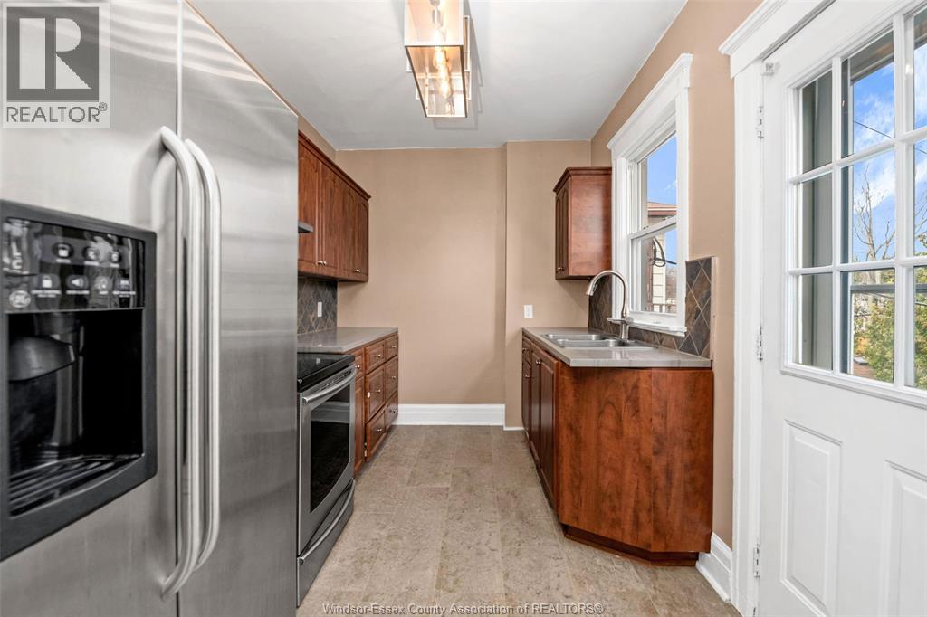 1290 CHILVER - Photo 3 of 13, Windsor, Ontario