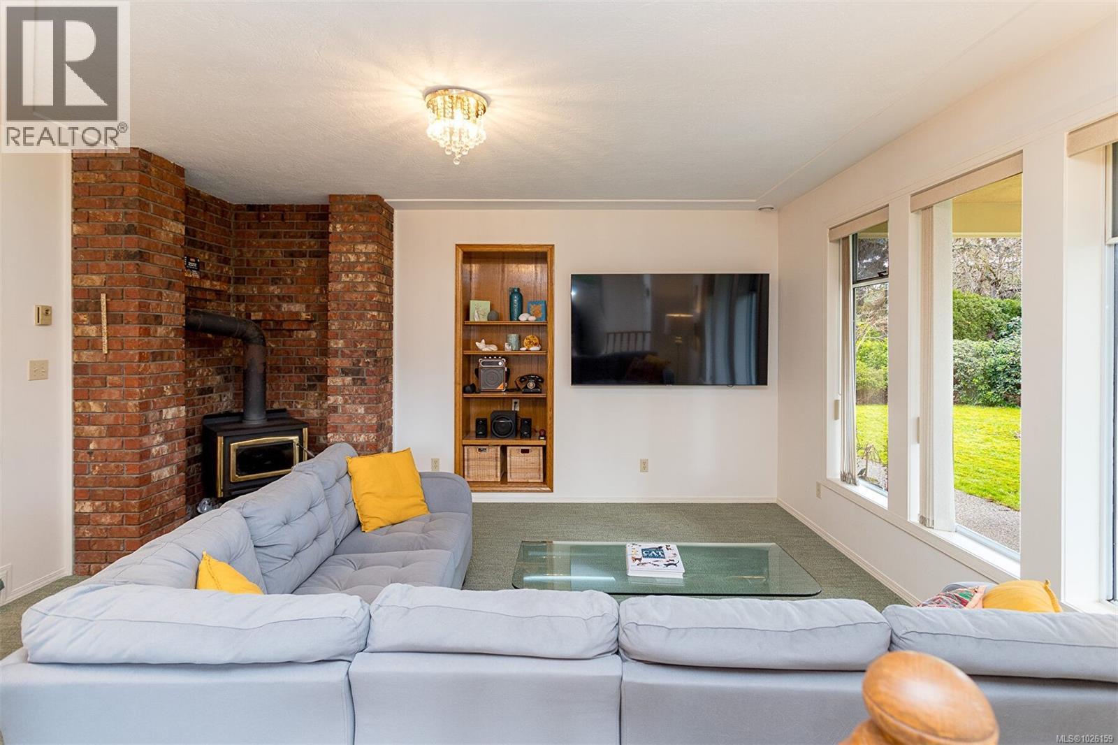  4604 Sunnymead Way, Saanich