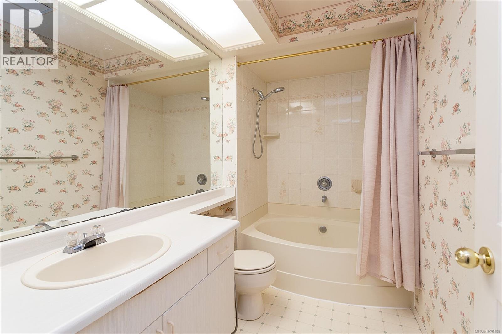  4604 Sunnymead Way, Saanich