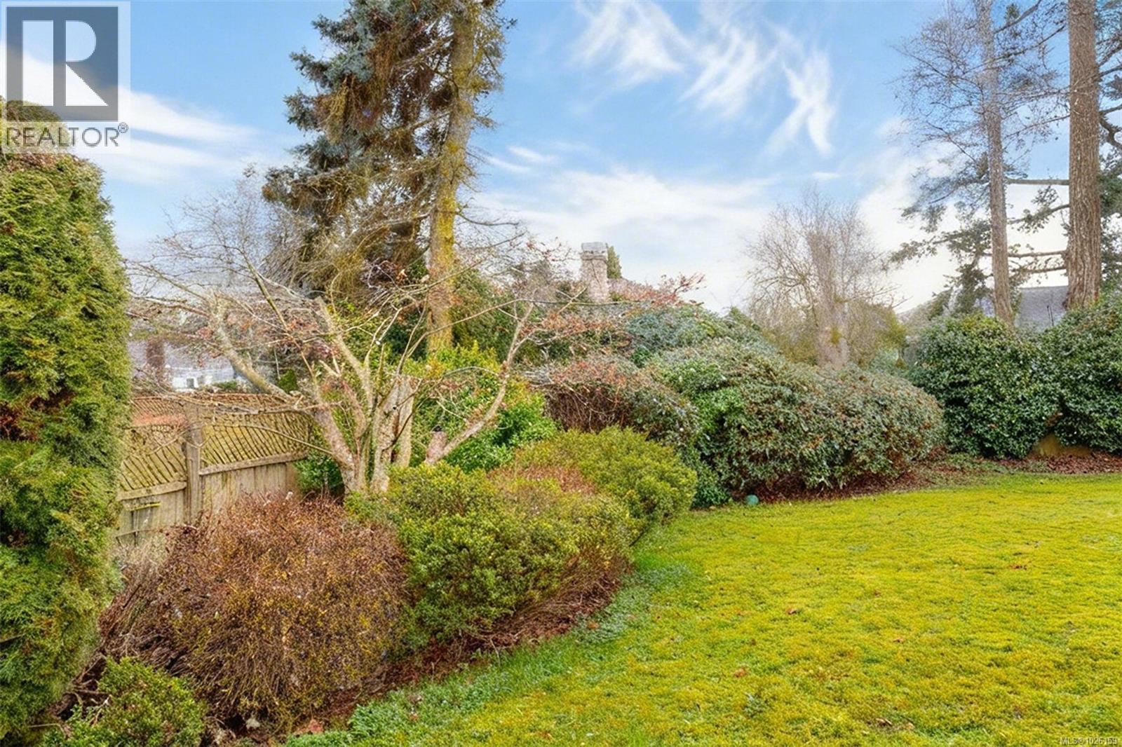  4604 Sunnymead Way, Saanich