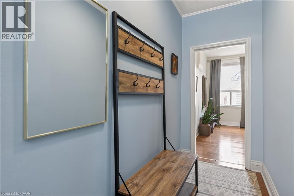 33 OXFORD Street - Photo 3 of 37, Hamilton, Ontario