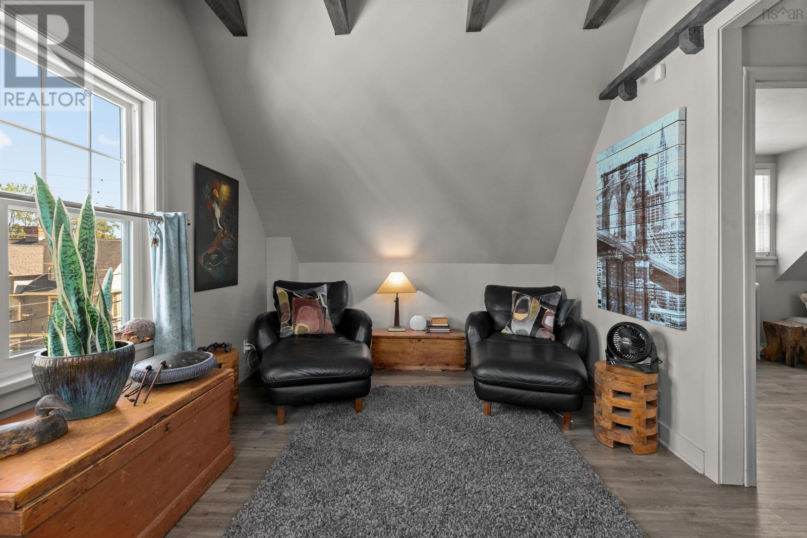 Property 38 of 50 of 6088 Coburg Road