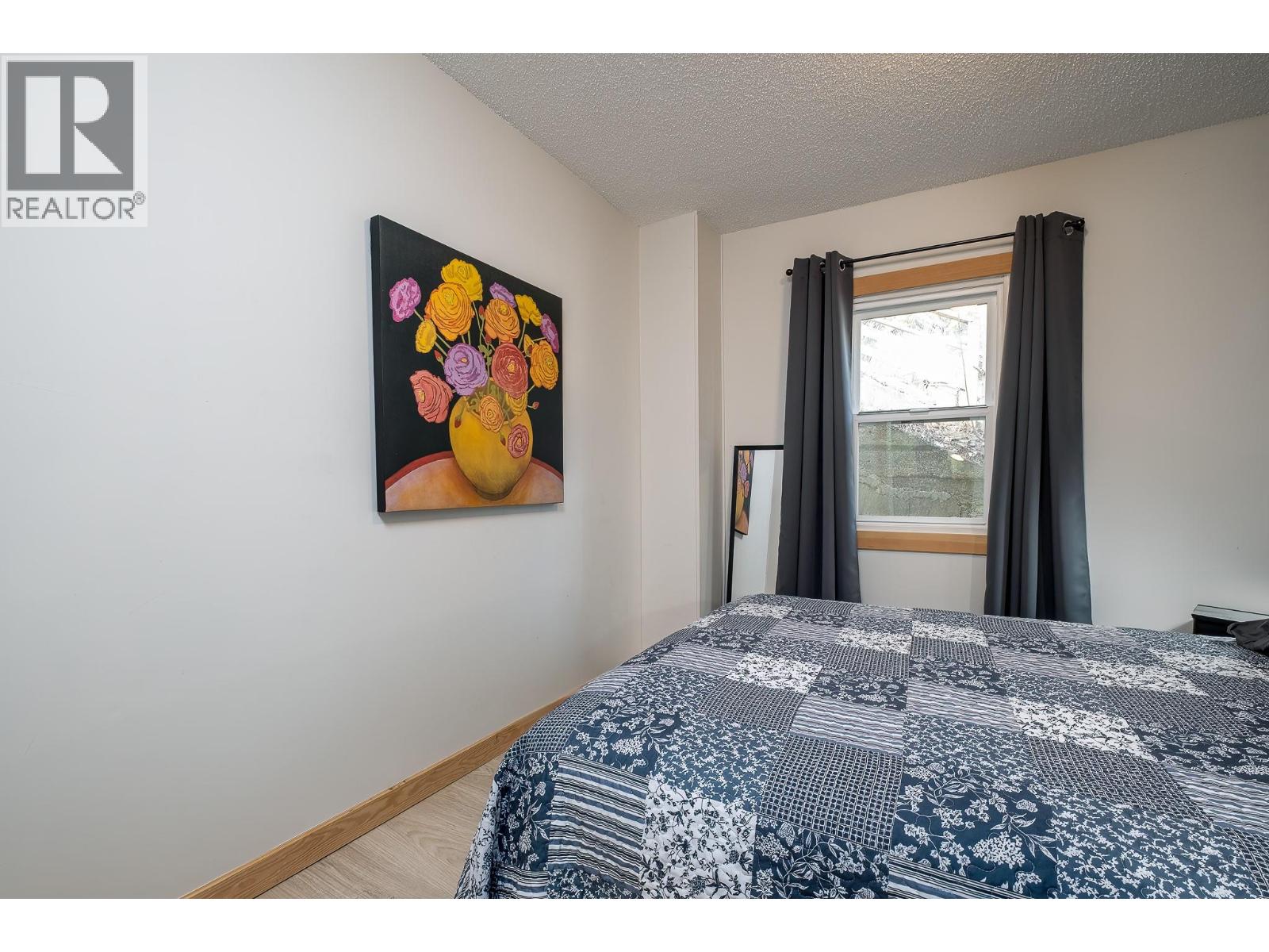 792 Rossland Avenue - 21