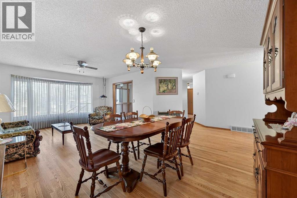 Single Family House Bungalow for Sale in   Avenue NE Winston Heights/Mountview Calgary 