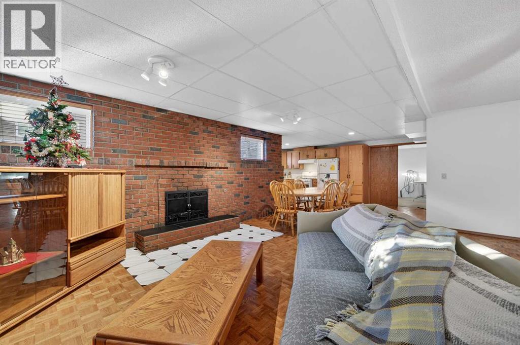 Single Family House Bungalow for Sale in   Avenue NE Winston Heights/Mountview Calgary 