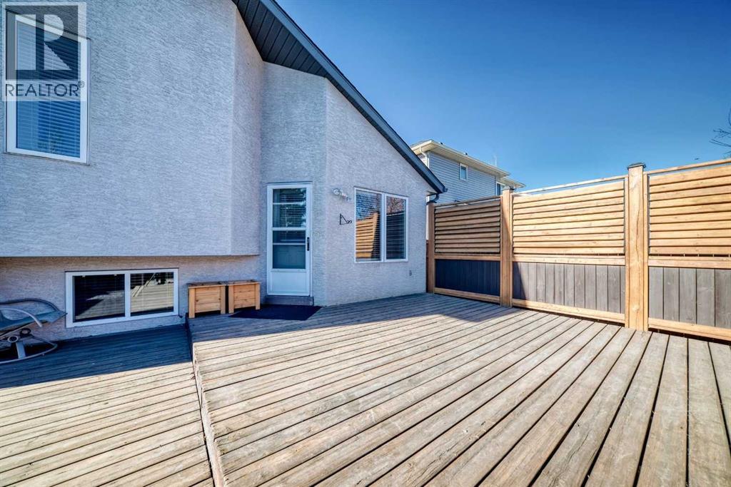 Single Family House 4 Level for Sale in  Shawbrooke Crescent SW Shawnessy Calgary 