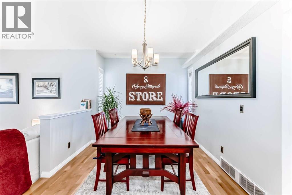 Single Family House 4 Level for Sale in  Shawbrooke Crescent SW Shawnessy Calgary 