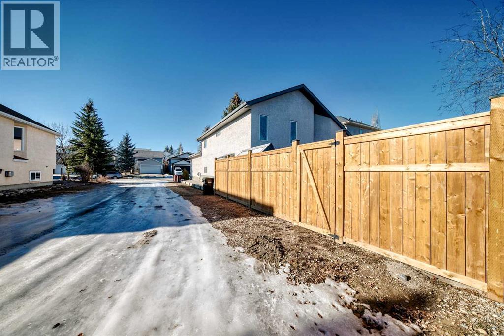 Single Family House 4 Level for Sale in  Shawbrooke Crescent SW Shawnessy Calgary 