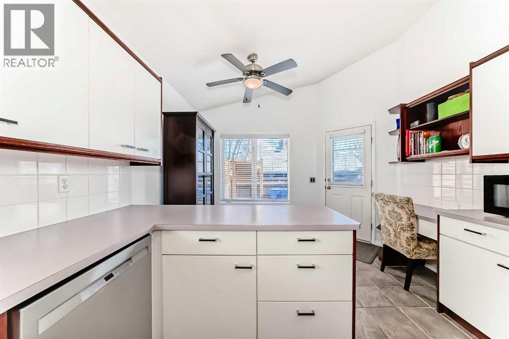 Single Family House 4 Level for Sale in  Shawbrooke Crescent SW Shawnessy Calgary 