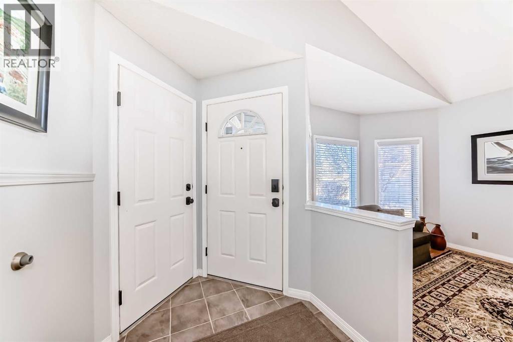 Single Family House 4 Level for Sale in  Shawbrooke Crescent SW Shawnessy Calgary 