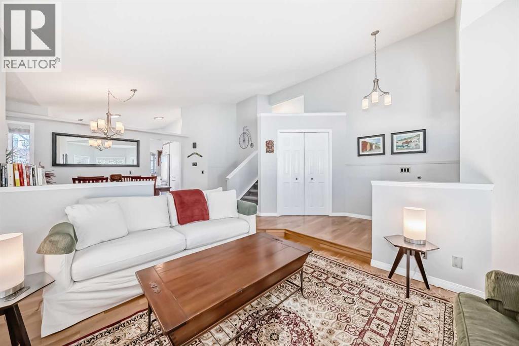 Single Family House 4 Level for Sale in  Shawbrooke Crescent SW Shawnessy Calgary 