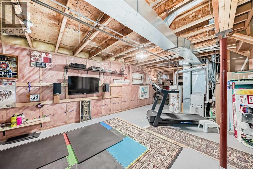 Single Family House 4 Level for Sale in  Shawbrooke Crescent SW Shawnessy Calgary 