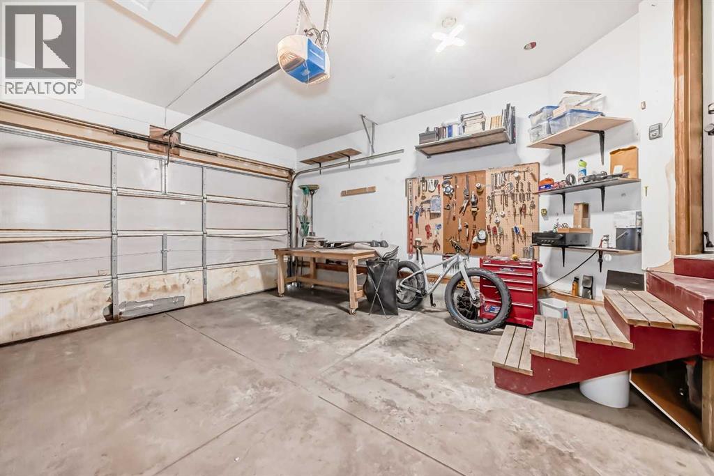 Single Family House 4 Level for Sale in  Shawbrooke Crescent SW Shawnessy Calgary 