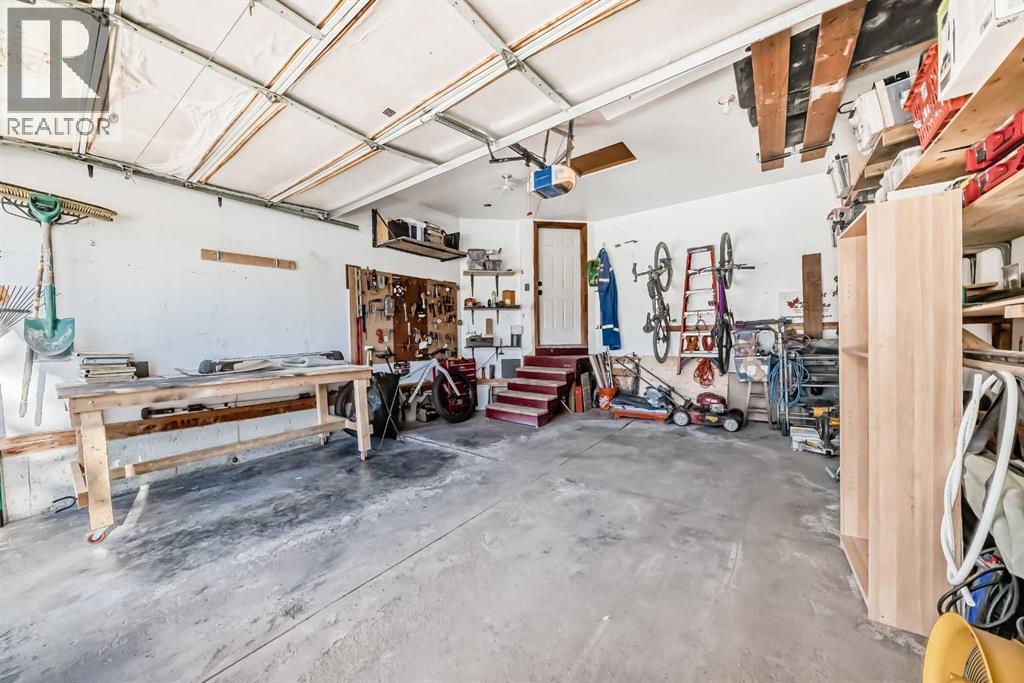 Single Family House 4 Level for Sale in  Shawbrooke Crescent SW Shawnessy Calgary 