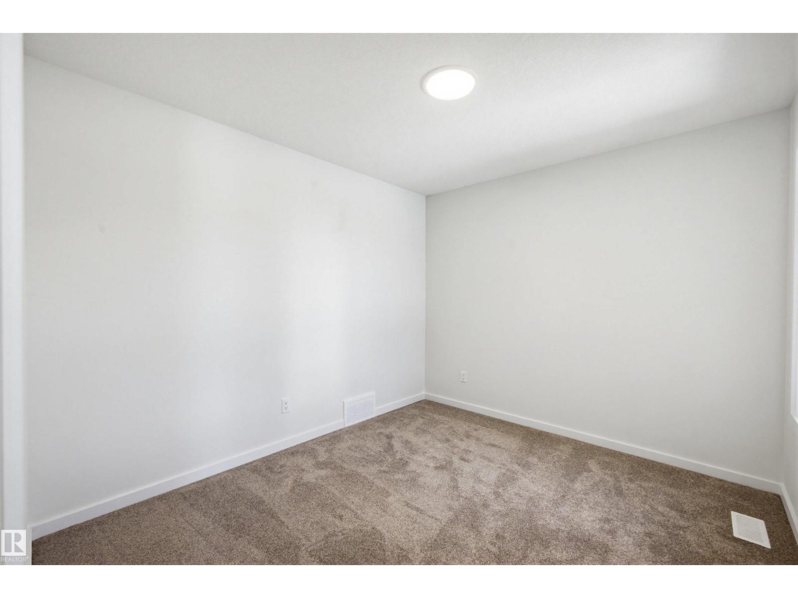 147 ROYAL ST, St. Albert