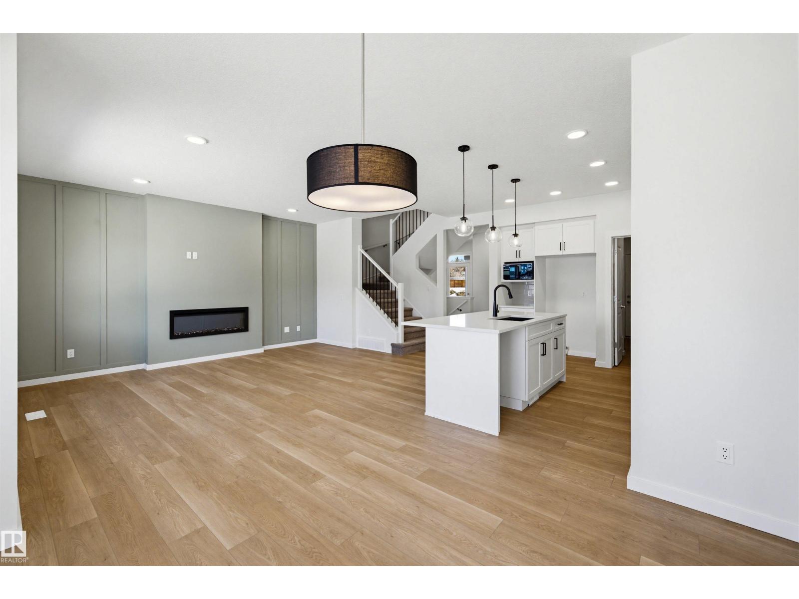 147 ROYAL ST, St. Albert