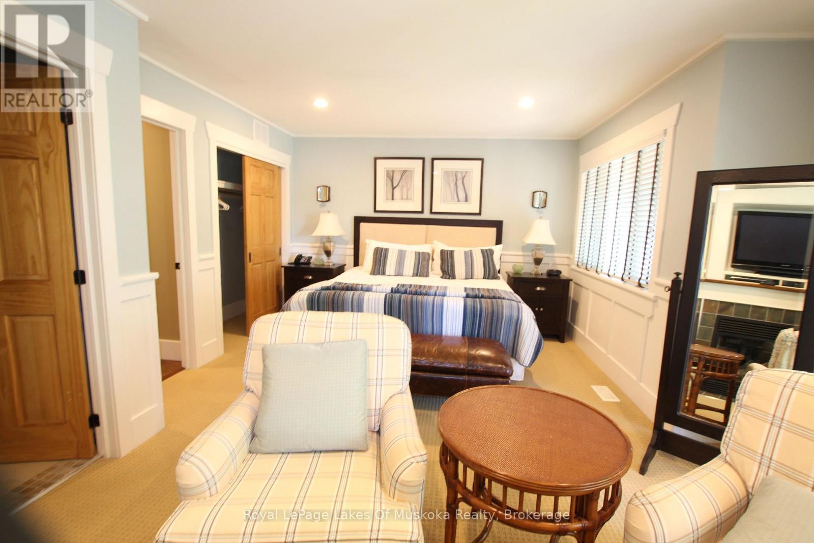#V 7 W 6 1020 BIRCH GLEN ROAD - 16