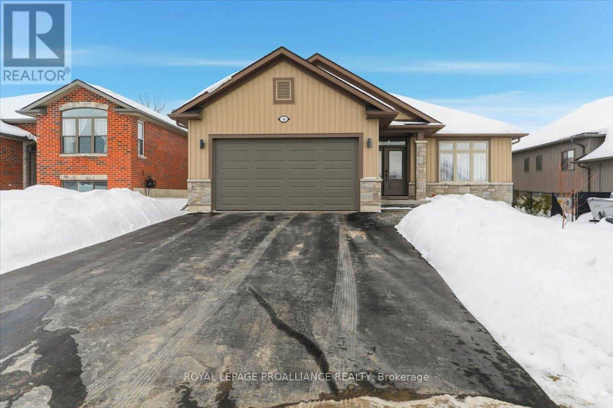34 ROSEWOOD DRIVE - Photo 2 of 47, Quinte West (Frankford Ward), Ontario