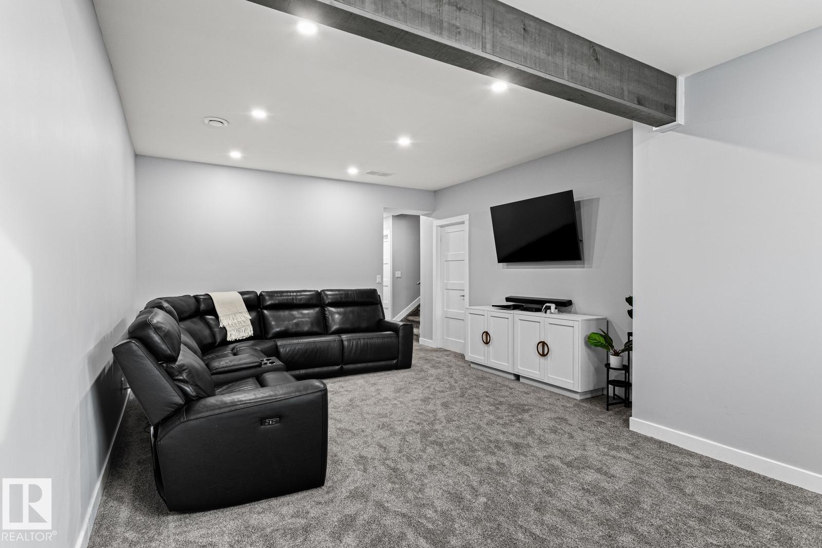 5 STARLING, Fort Saskatchewan