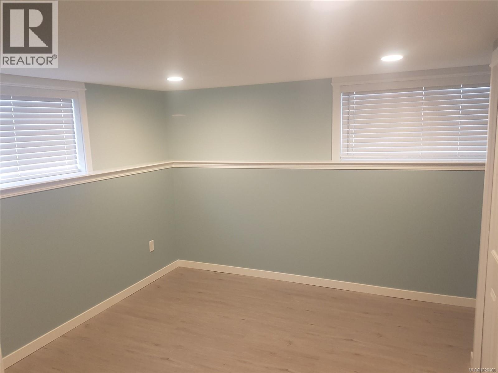 308 HAREWOOD RD - 10