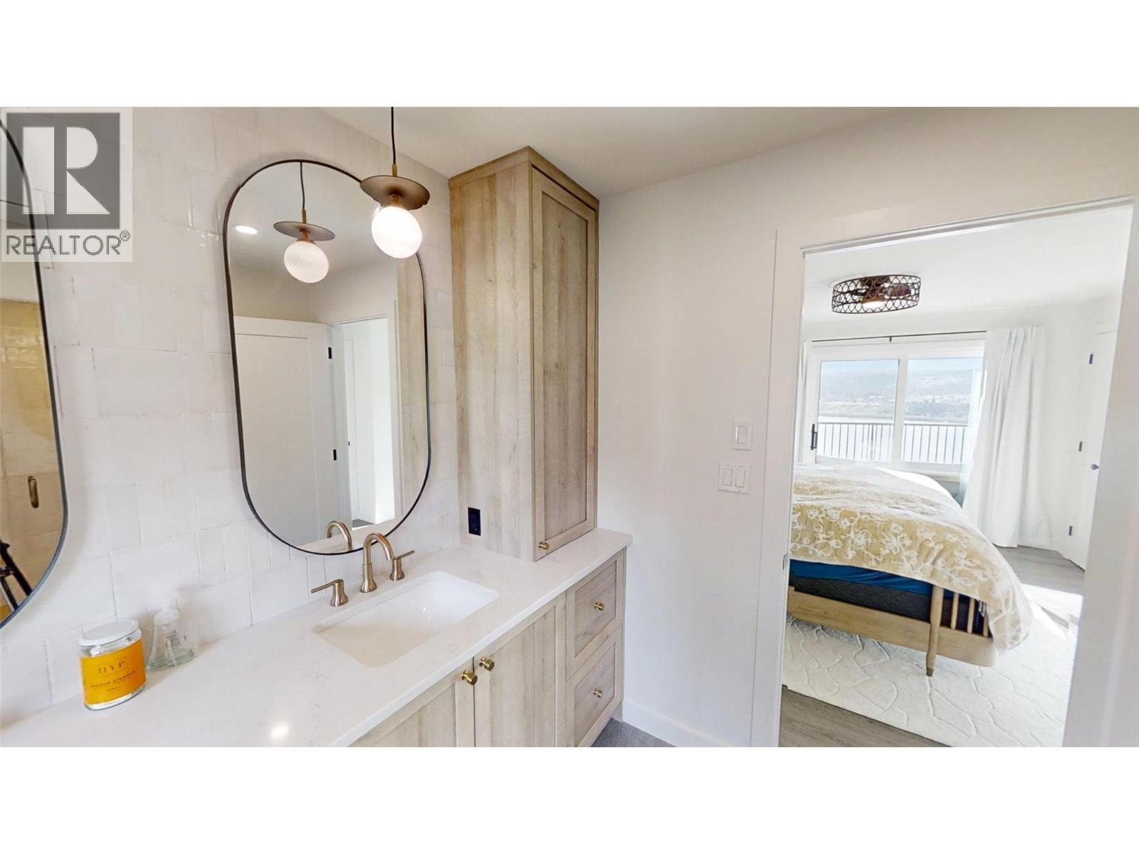 521 UPPER LAKEVIEW Road, Invermere