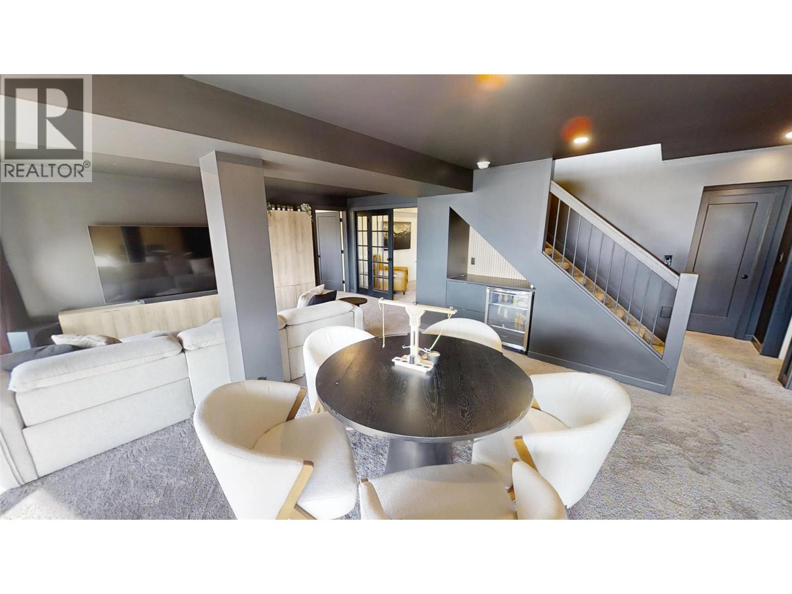 521 UPPER LAKEVIEW Road, Invermere