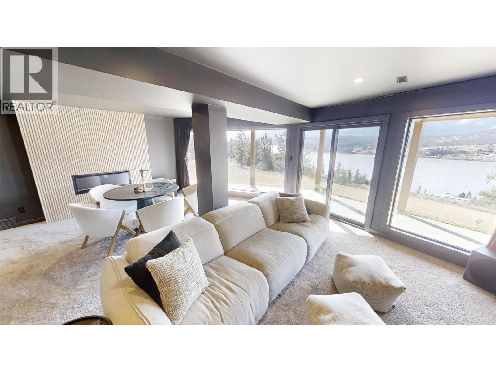 521 UPPER LAKEVIEW Road, Invermere