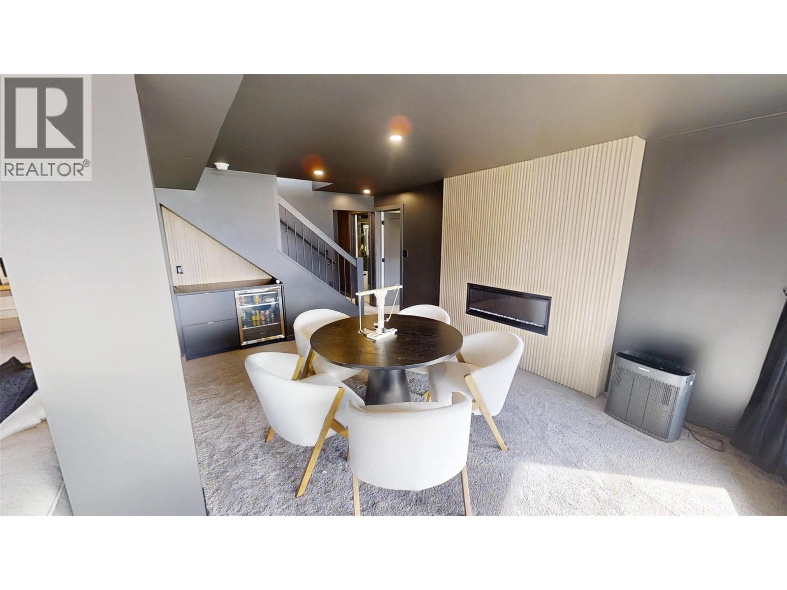 521 UPPER LAKEVIEW Road, Invermere