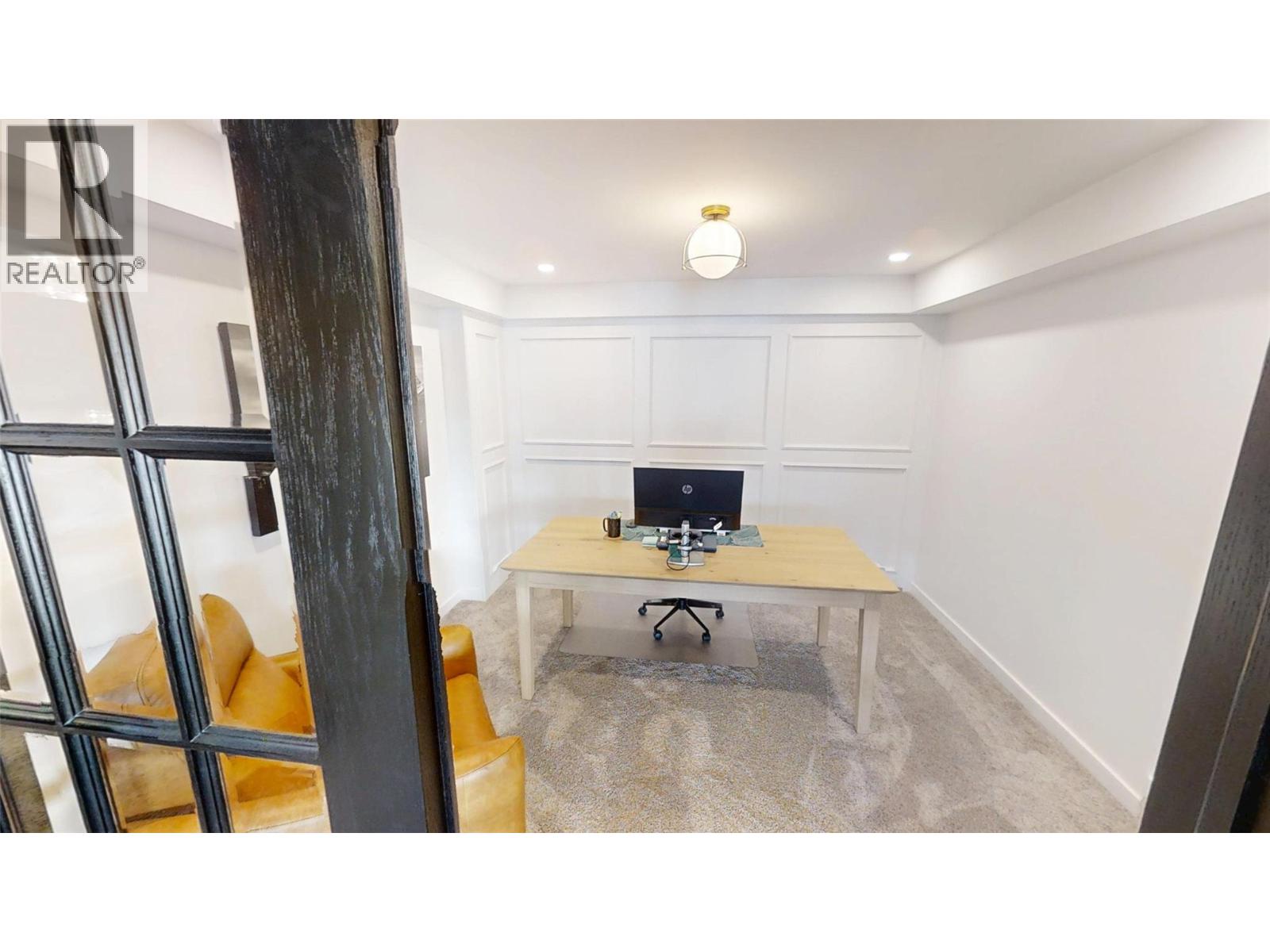 521 UPPER LAKEVIEW Road, Invermere