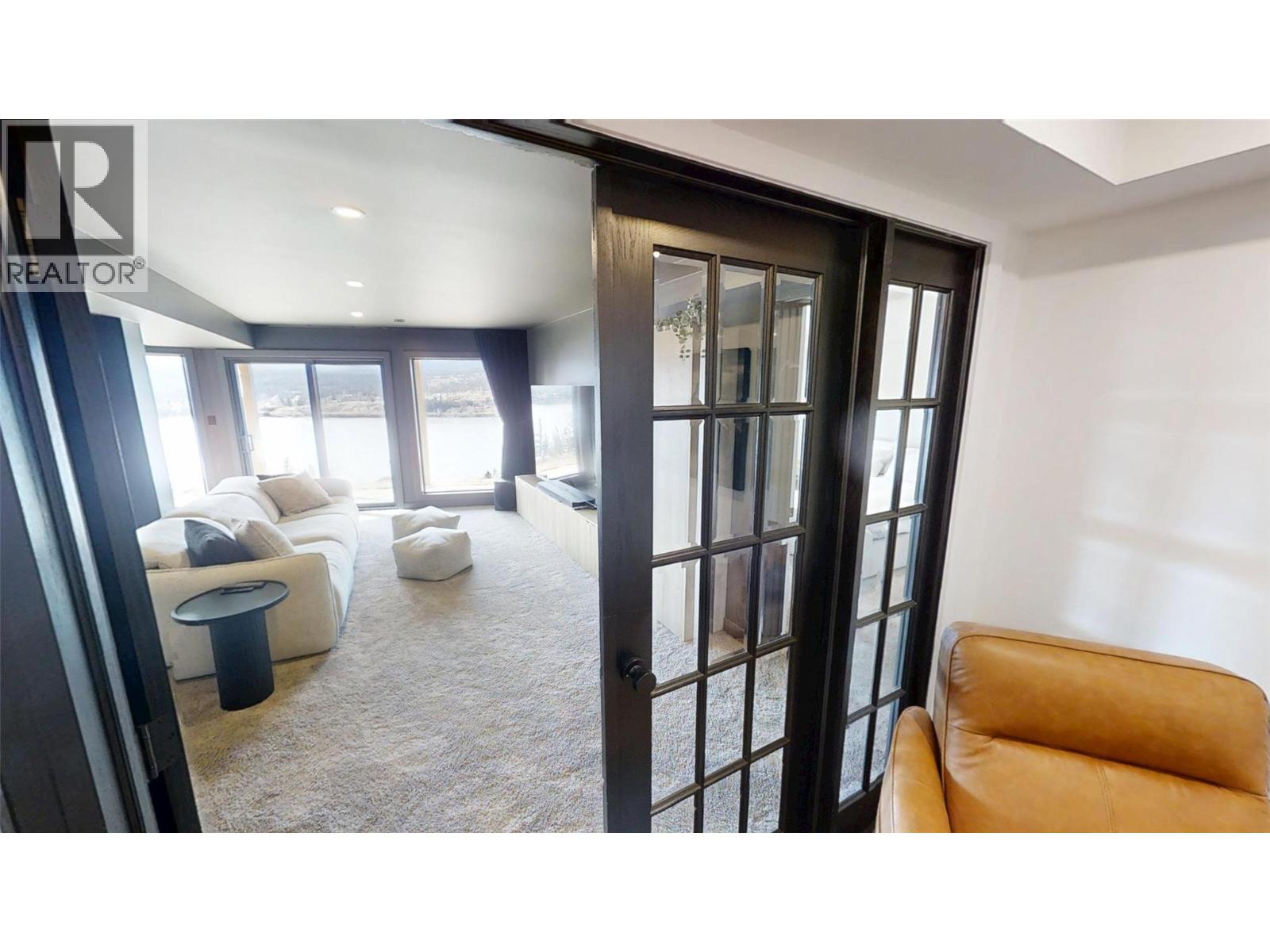 521 UPPER LAKEVIEW Road, Invermere