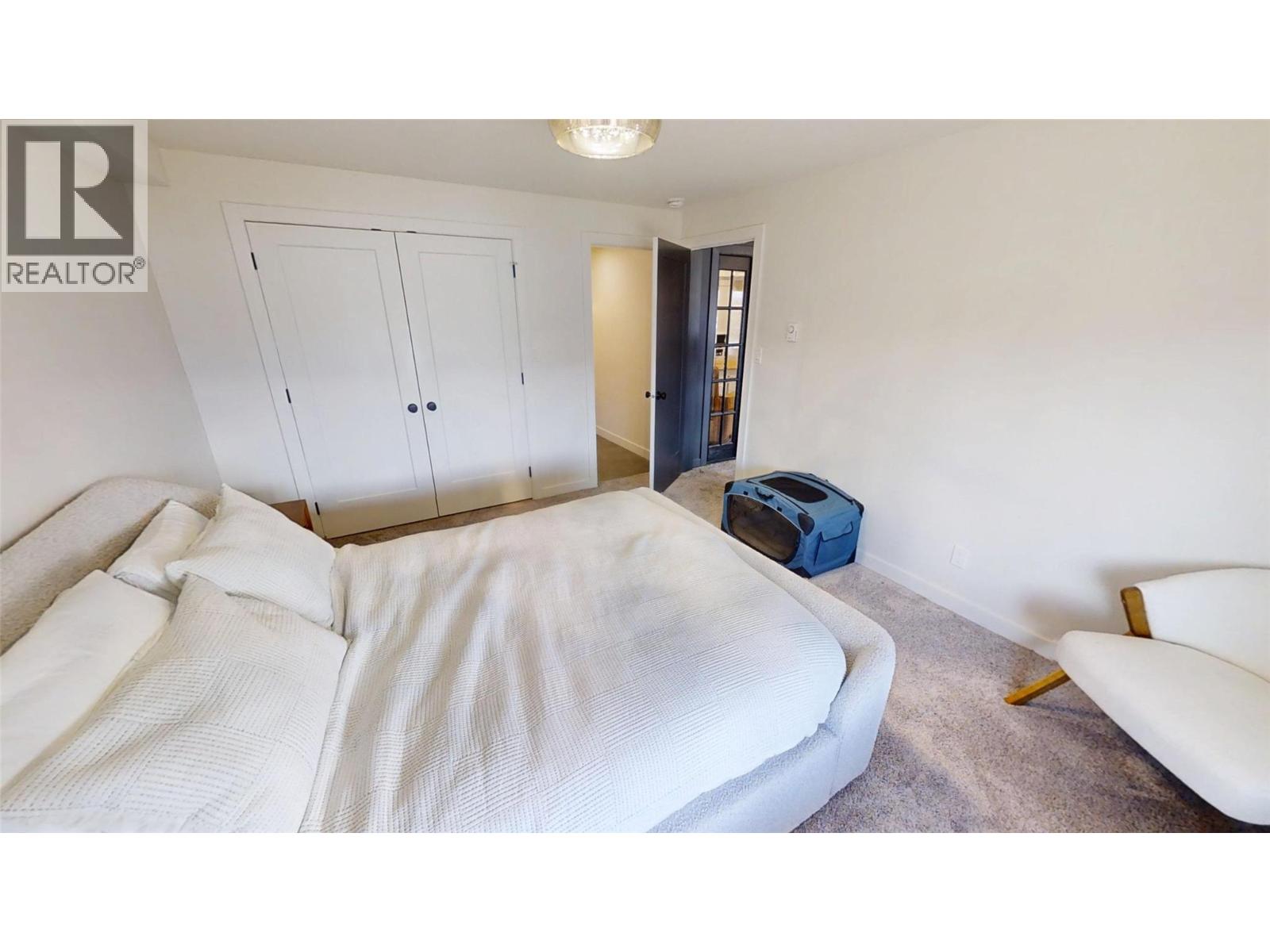 521 UPPER LAKEVIEW Road, Invermere