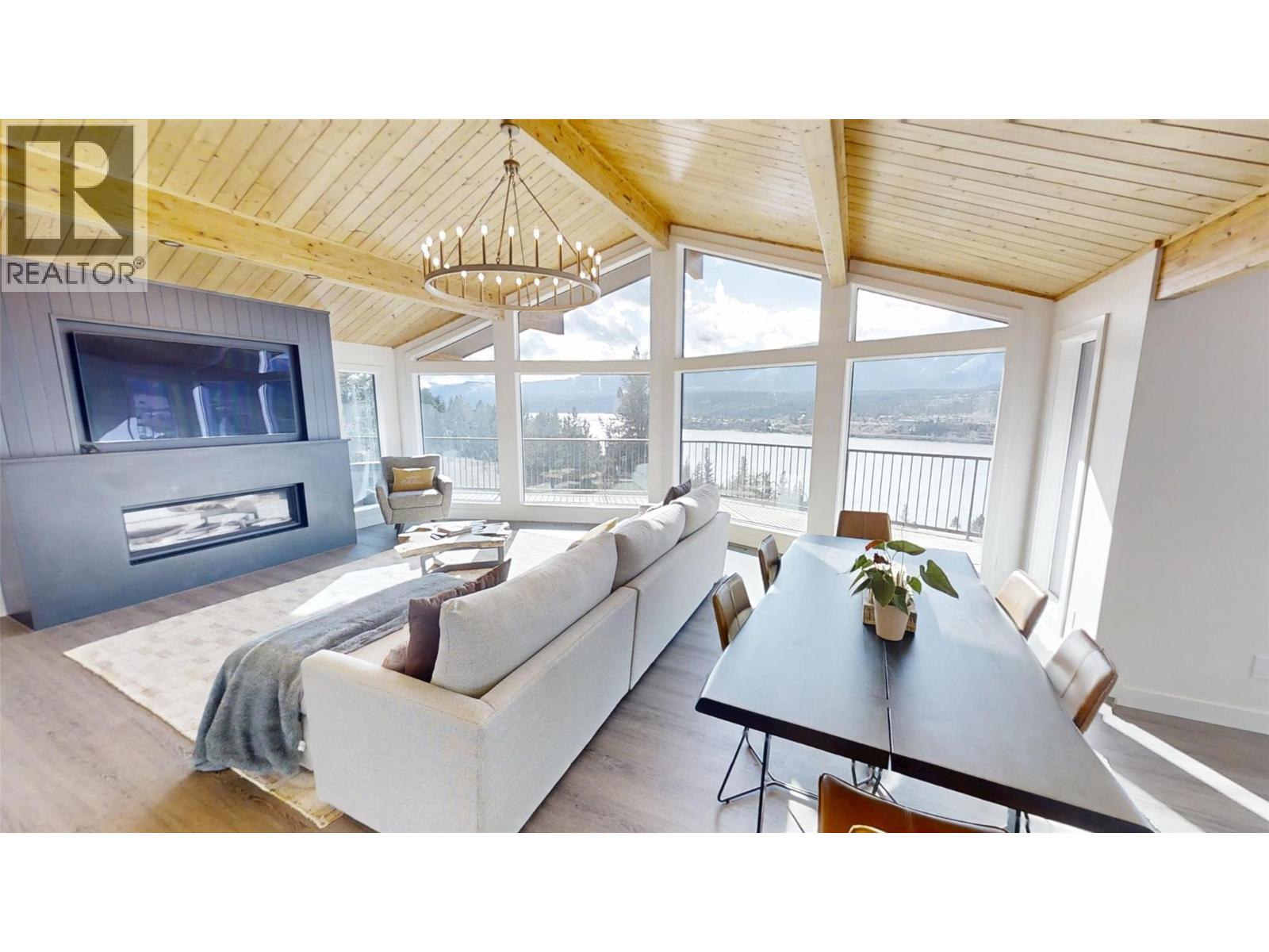 521 UPPER LAKEVIEW Road, Invermere