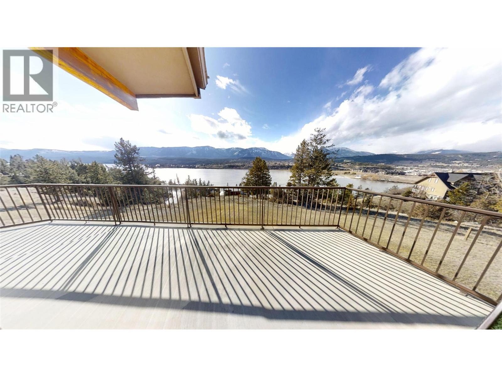 521 UPPER LAKEVIEW Road, Invermere