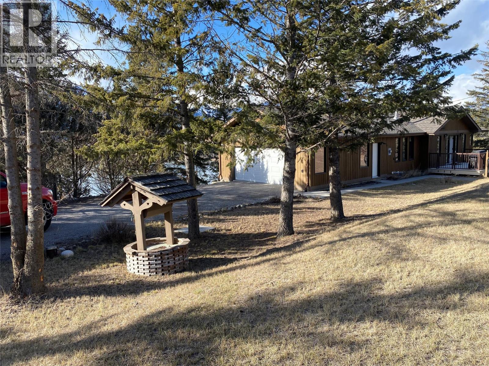 521 UPPER LAKEVIEW Road, Invermere
