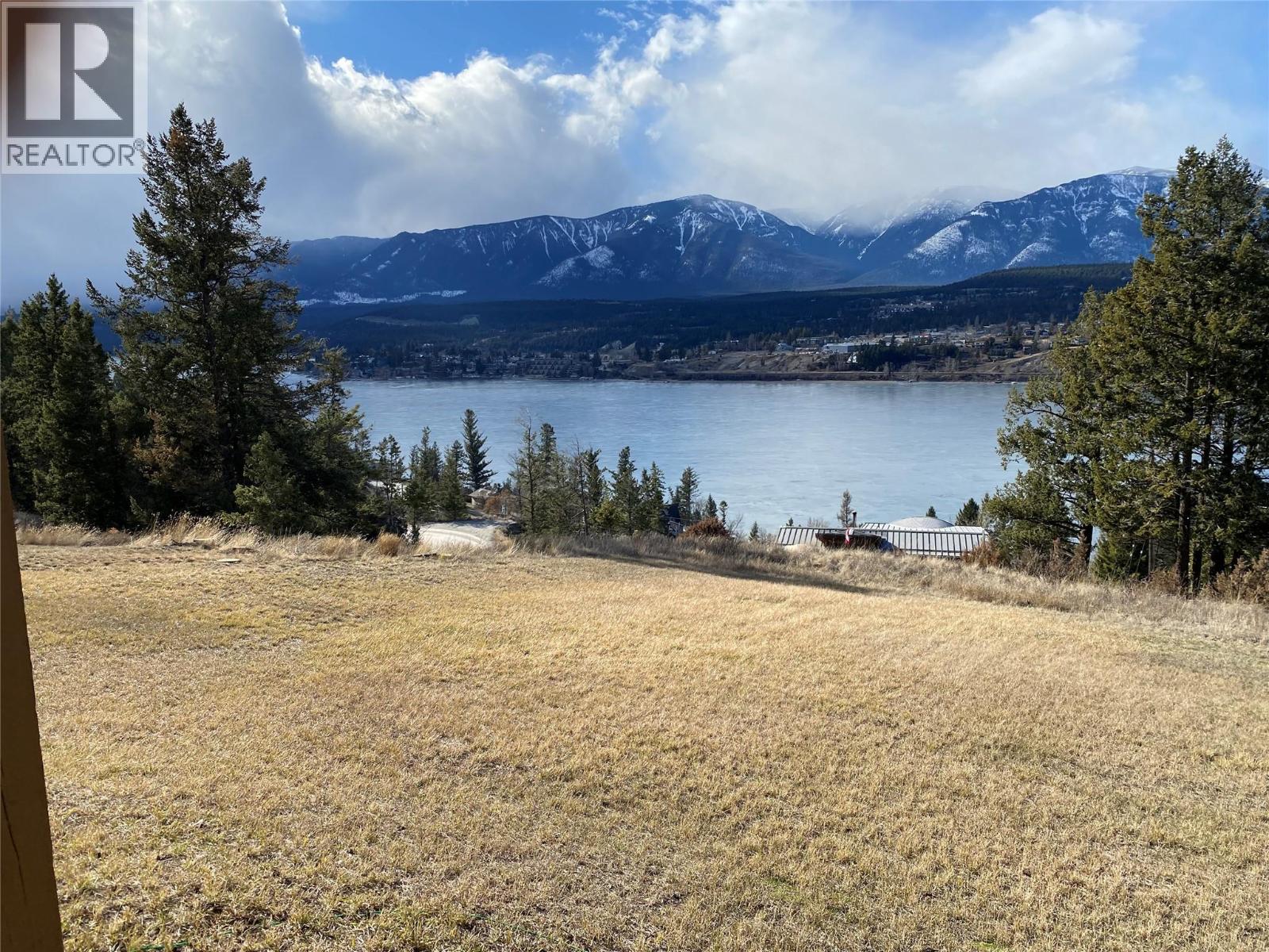 521 UPPER LAKEVIEW Road, Invermere