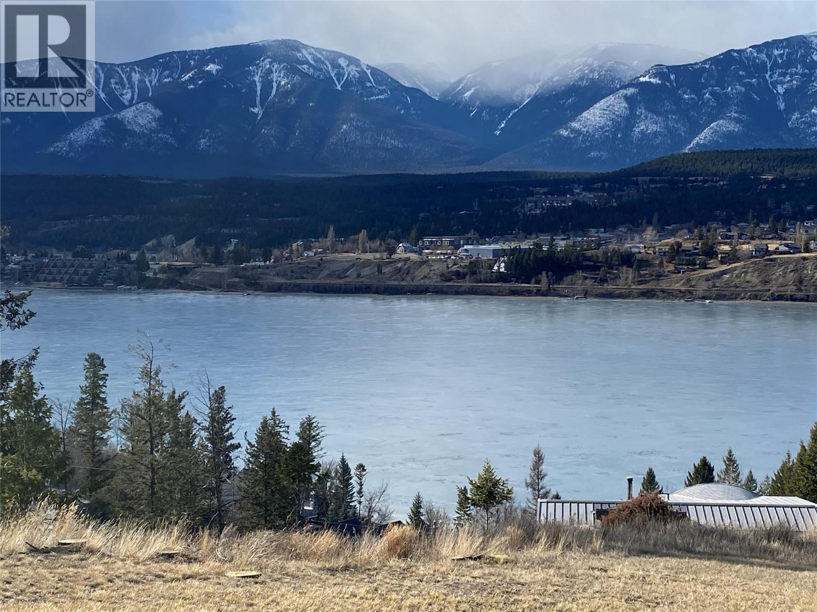 521 UPPER LAKEVIEW Road, Invermere