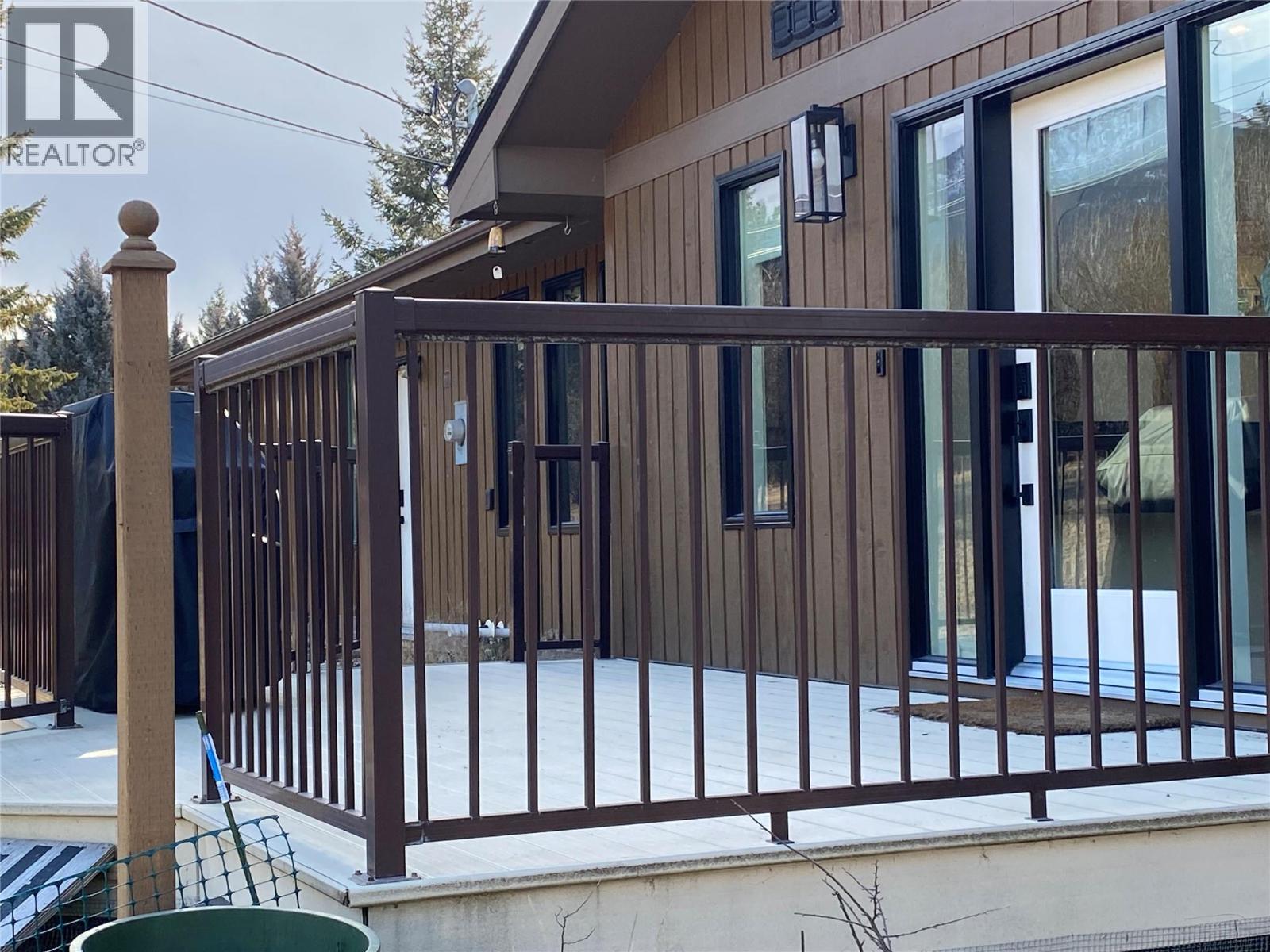 521 UPPER LAKEVIEW Road, Invermere