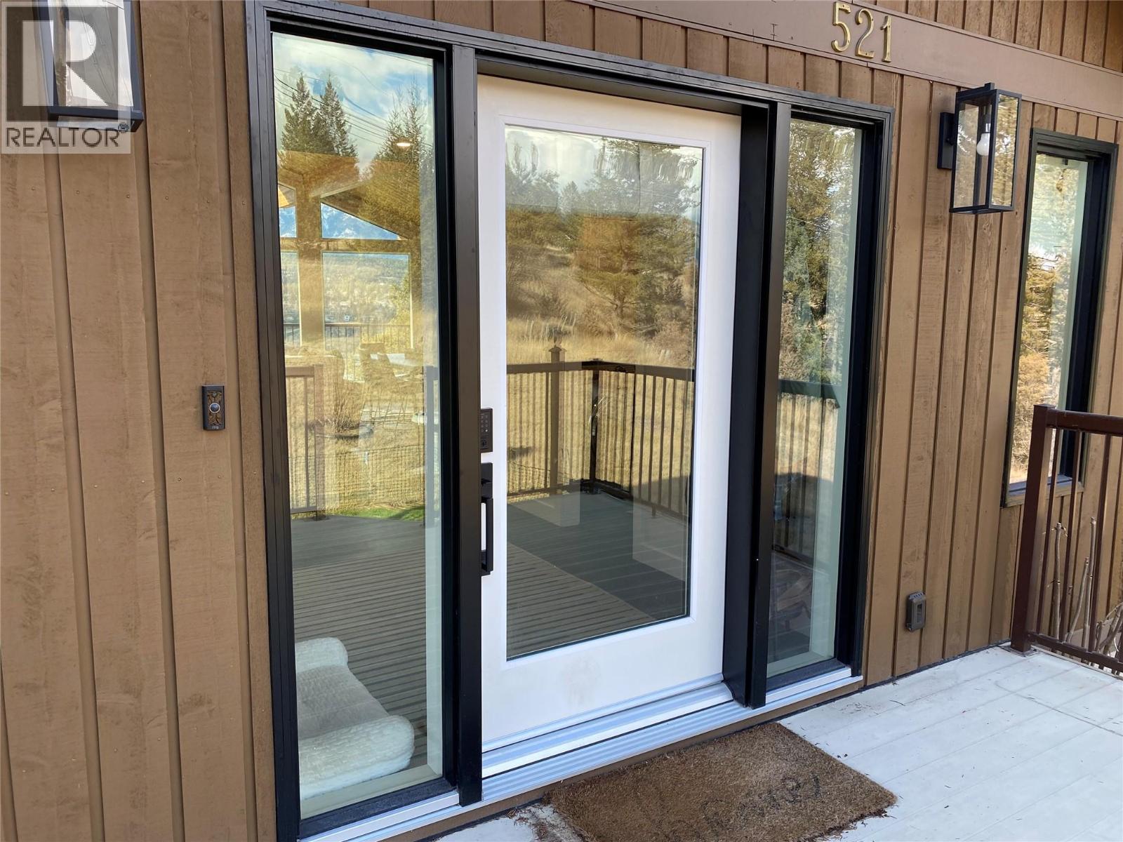 521 UPPER LAKEVIEW Road, Invermere